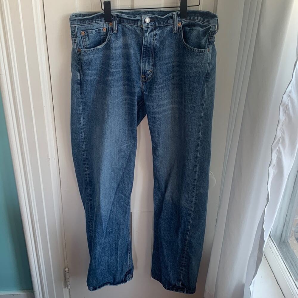Blue Medium Wash Levi's 569